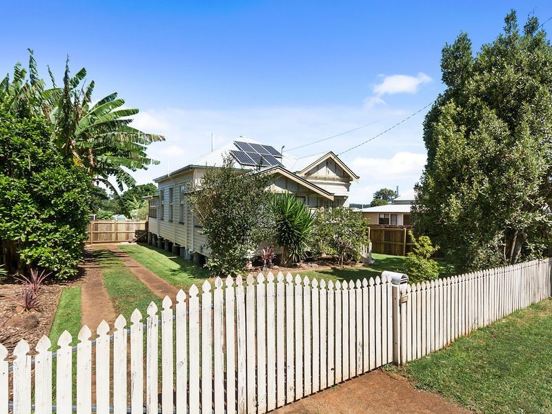 106 Bridge Street, East Toowoomba QLD 4350