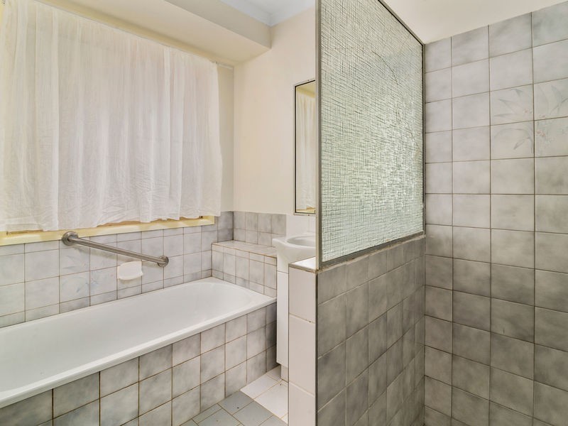 2a McDowall Street, Newtown QLD 4350