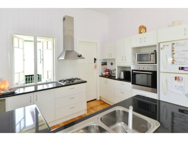 30A Anzac Avenue, Newtown QLD 4350