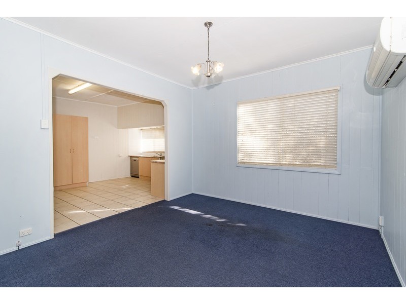 13 Stradbroke Street, Rockville QLD 4350