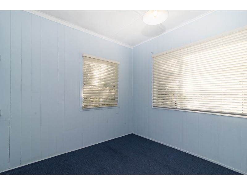 13 Stradbroke Street, Rockville QLD 4350