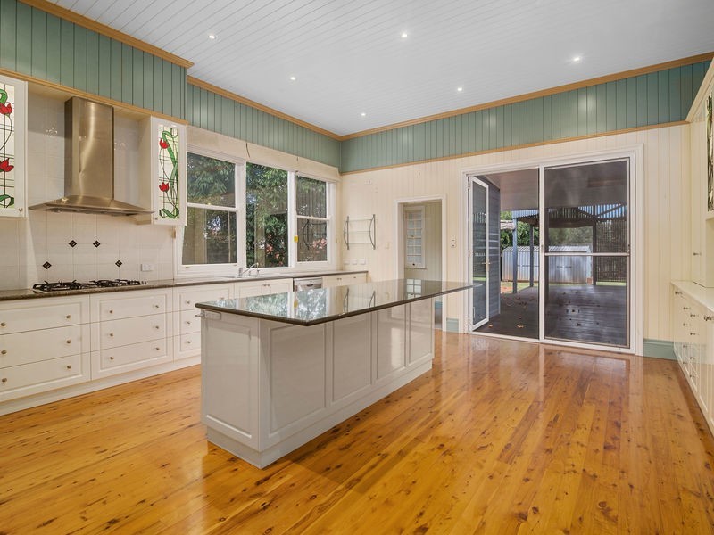 204 Campbell Street, Newtown QLD 4350