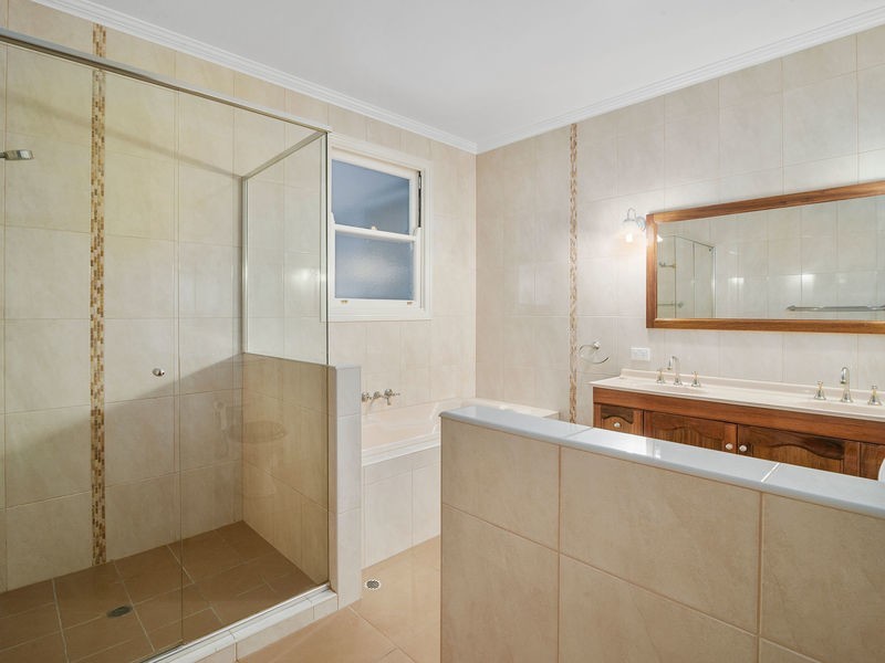 204 Campbell Street, Newtown QLD 4350