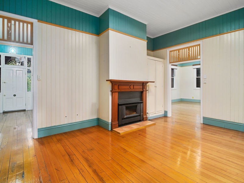 204 Campbell Street, Newtown QLD 4350