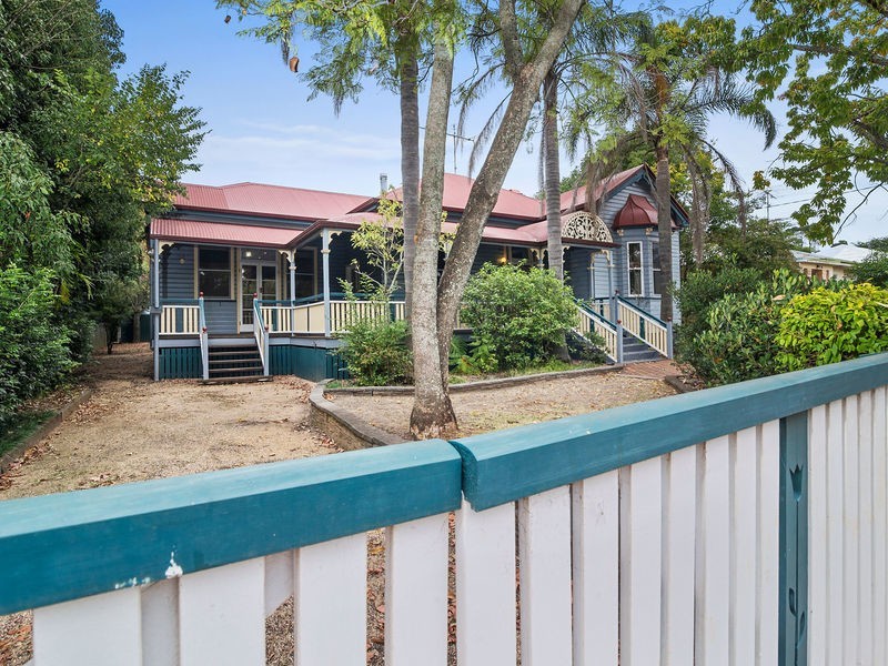 204 Campbell Street, Newtown QLD 4350