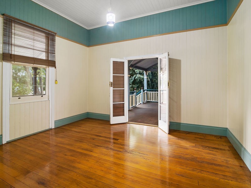 204 Campbell Street, Newtown QLD 4350