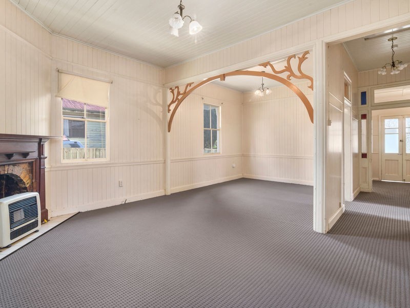 102 James Street, South Toowoomba QLD 4350