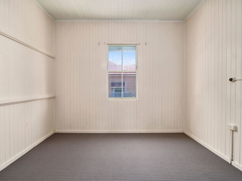 102 James Street, South Toowoomba QLD 4350