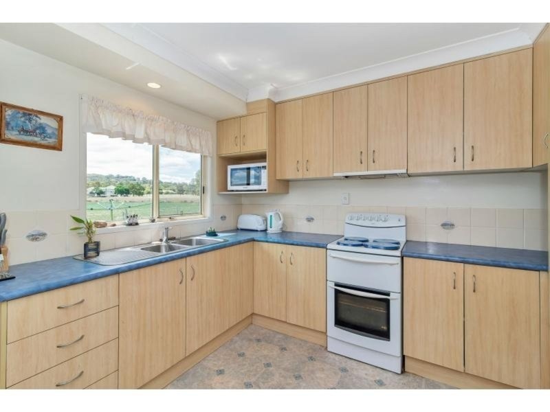 10 Kingsthorpe-Silverleigh Road, Kingsthorpe QLD 4400