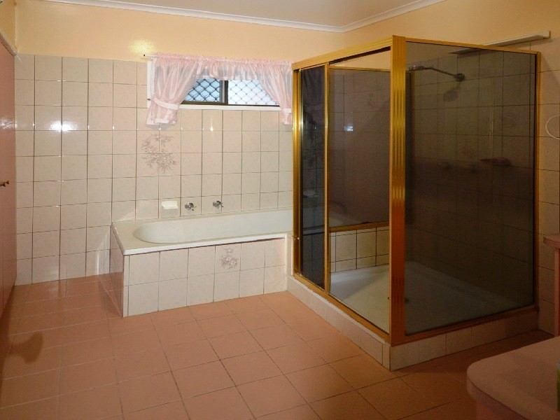 280 West Street, Kearneys Spring QLD 4350