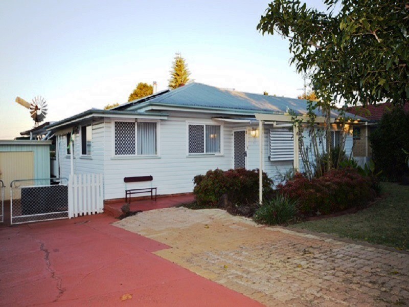280 West Street, Kearneys Spring QLD 4350