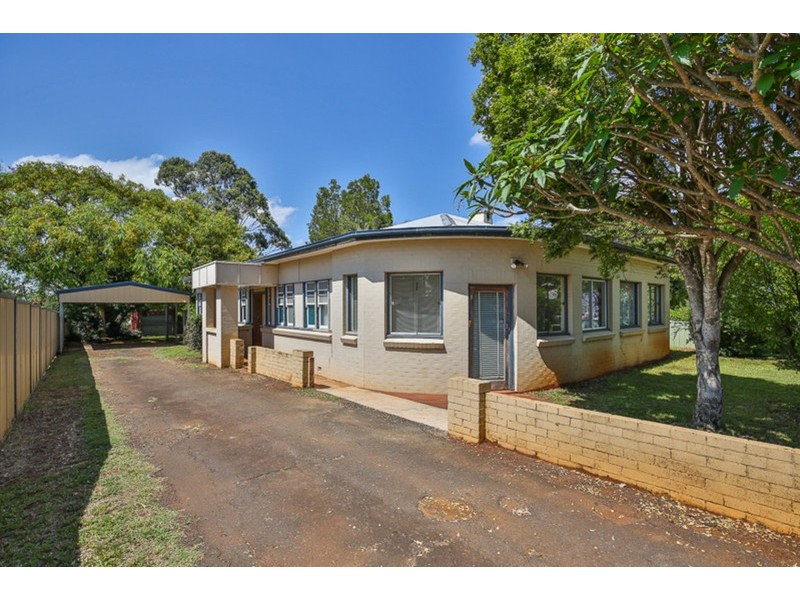 225 Bridge Street, North Toowoomba QLD 4350