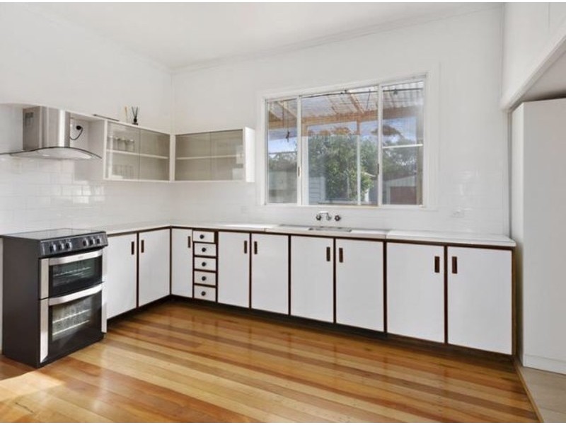 2 Bothwell Street, Newtown QLD 4350