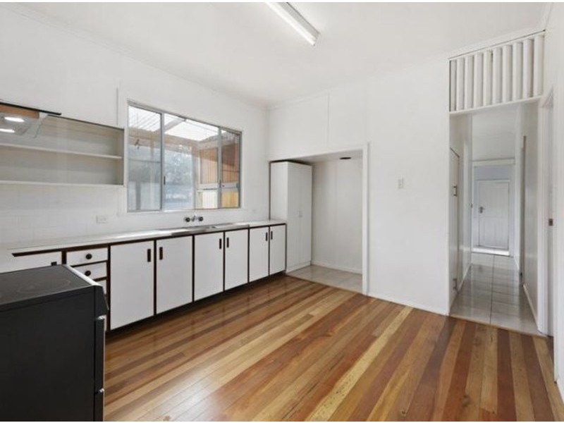 2 Bothwell Street, Newtown QLD 4350