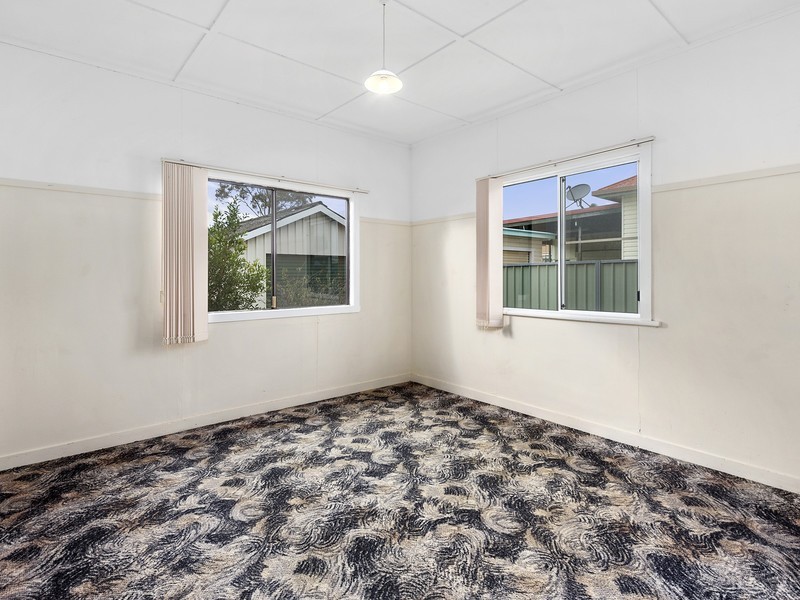 6 Monash Street, Newtown QLD 4350