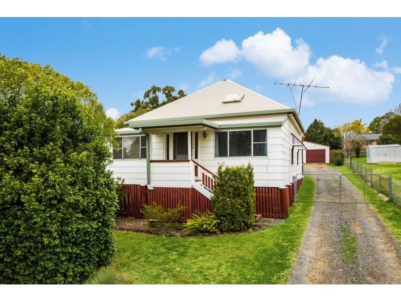 10 Cumming Street, North Toowoomba QLD 4350