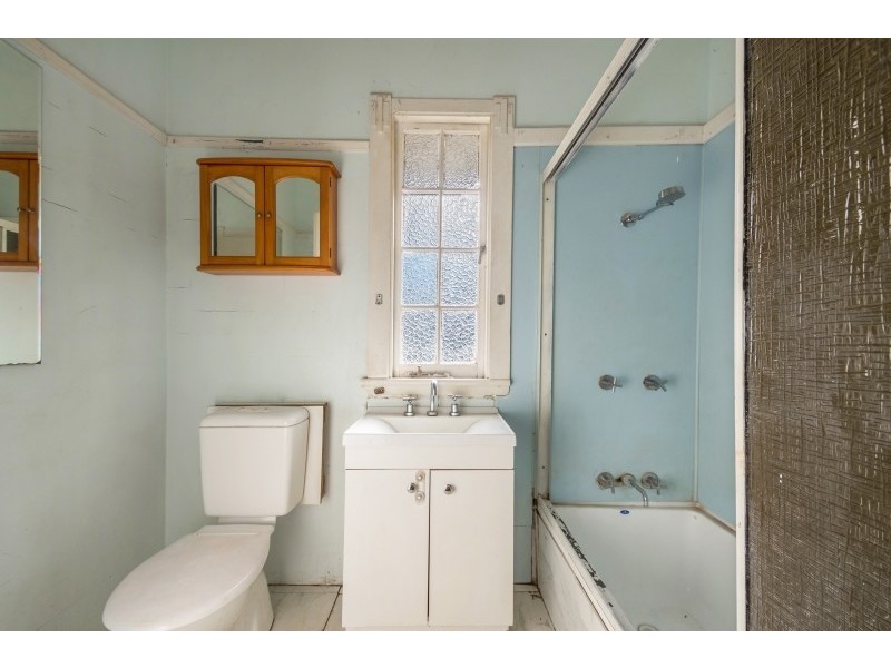 717 Ruthven Street, South Toowoomba QLD 4350