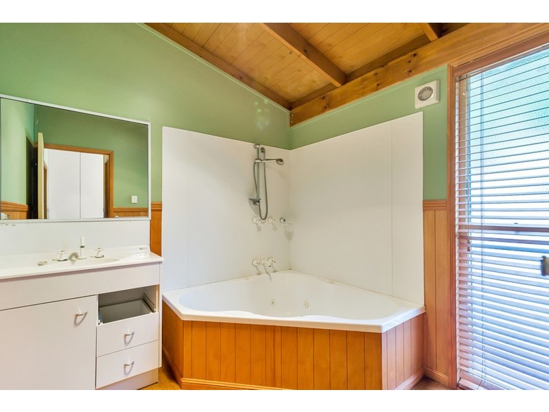 2 Lydia Place, Top Camp QLD 4350