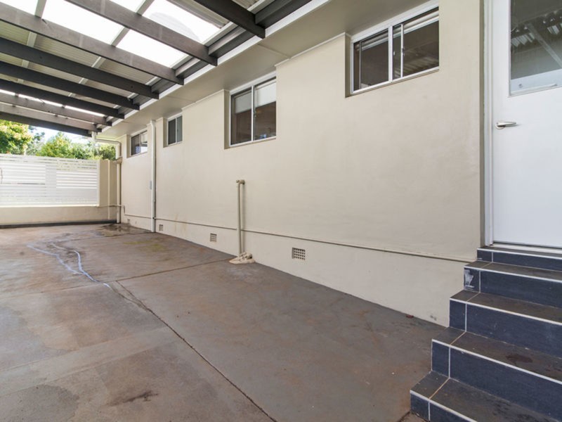 1/22 Whichello Street, Newtown QLD 4350