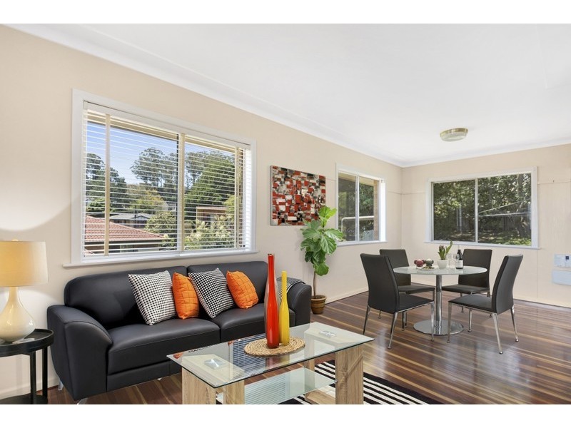 2 Esther Street, Mount Lofty QLD 4350