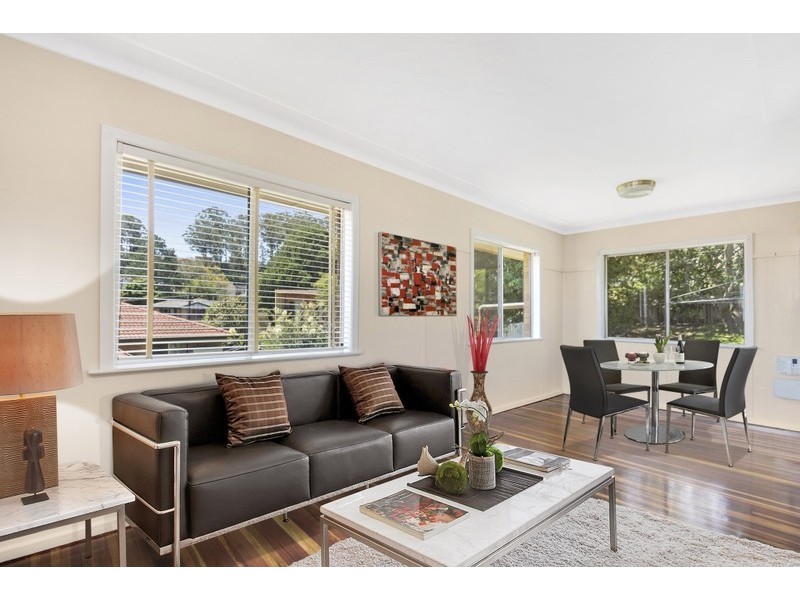 2 Esther Street, Mount Lofty QLD 4350