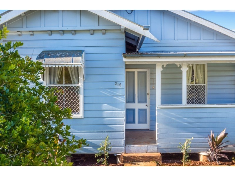 215 South Street, South Toowoomba QLD 4350