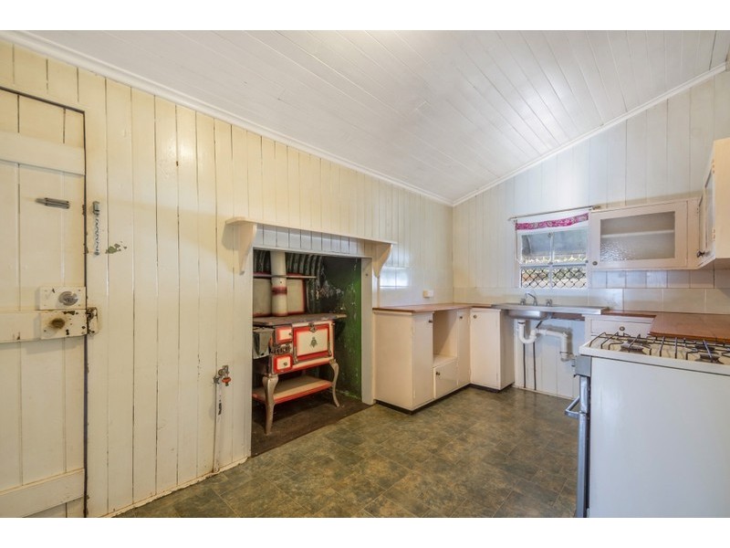 215 South Street, South Toowoomba QLD 4350