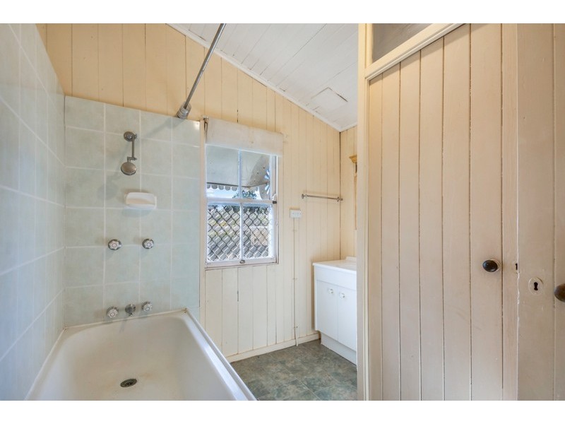 215 South Street, South Toowoomba QLD 4350