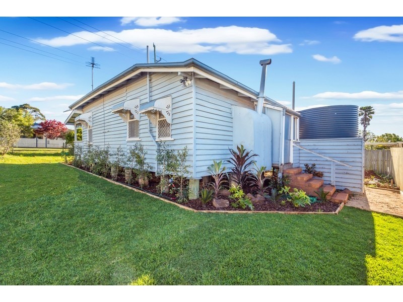 215 South Street, South Toowoomba QLD 4350