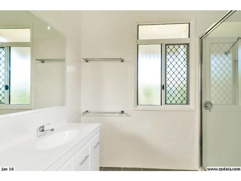 16 Bothwell Street, Newtown QLD 4350