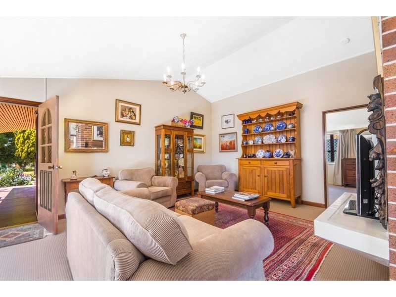 33 Anzac Avenue, Newtown QLD 4350