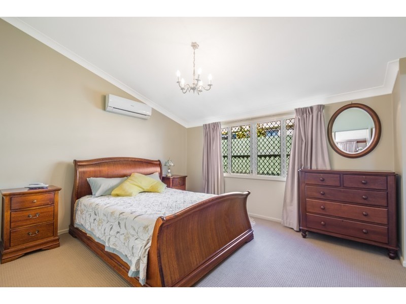 33 Anzac Avenue, Newtown QLD 4350