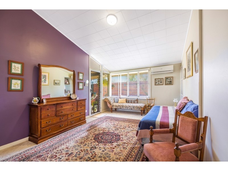 33 Anzac Avenue, Newtown QLD 4350