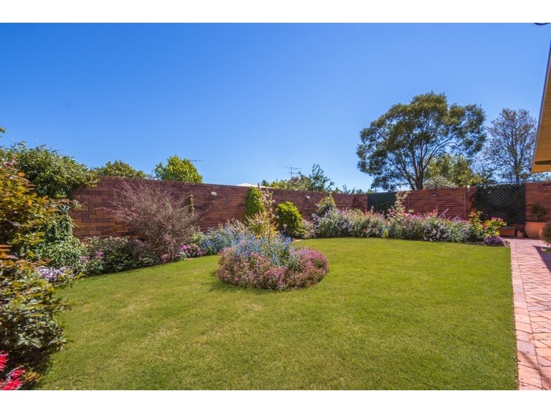 33 Anzac Avenue, Newtown QLD 4350