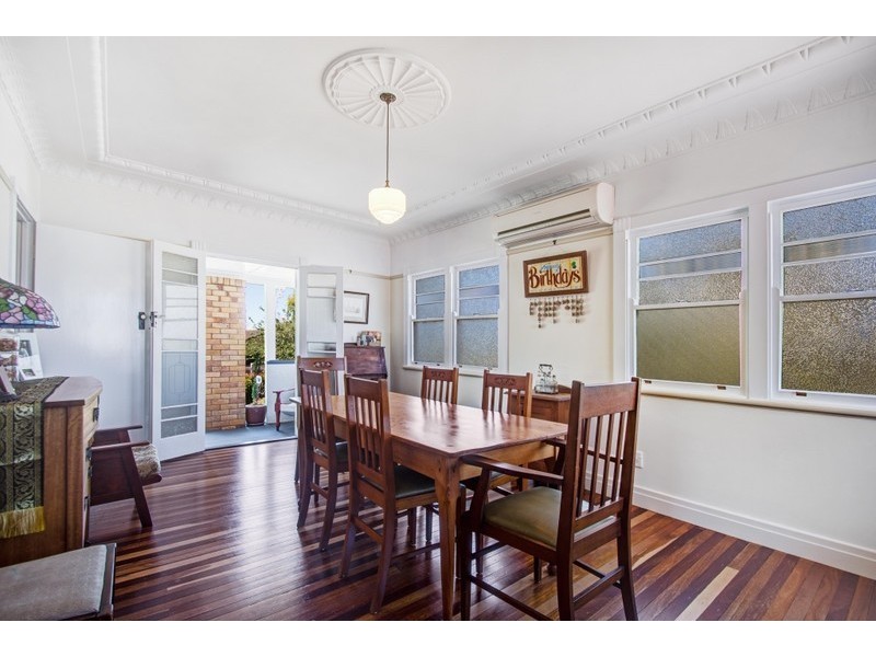208 Campbell Street, Newtown QLD 4350