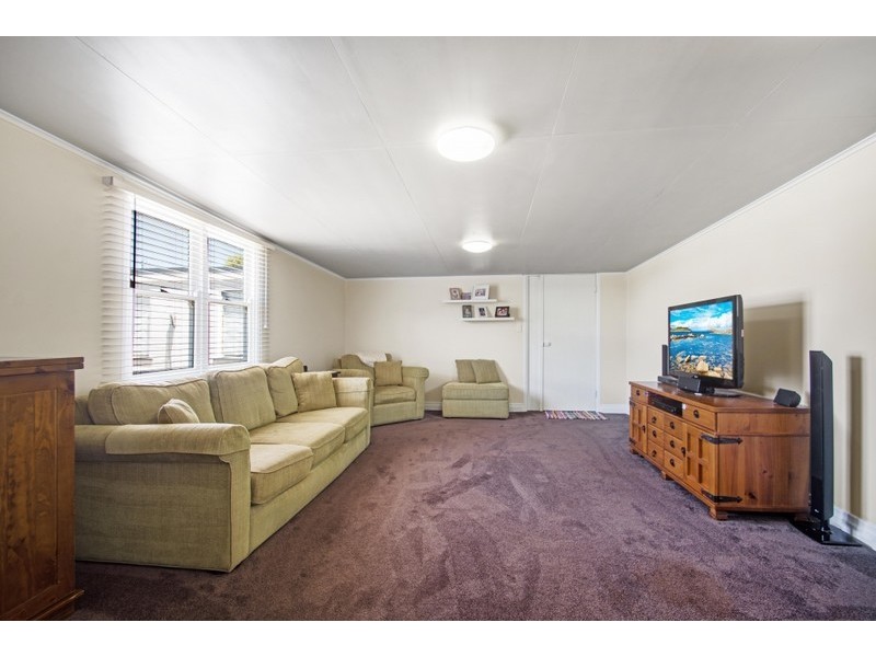 208 Campbell Street, Newtown QLD 4350