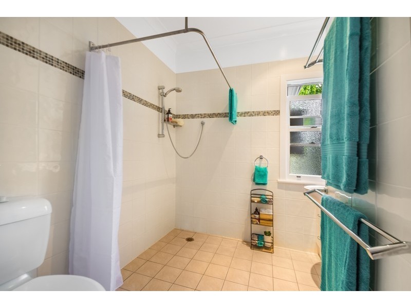 208 Campbell Street, Newtown QLD 4350