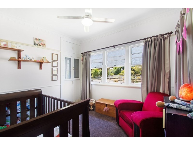208 Campbell Street, Newtown QLD 4350