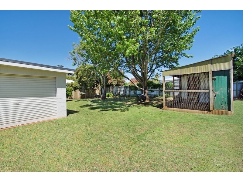 208 Campbell Street, Newtown QLD 4350
