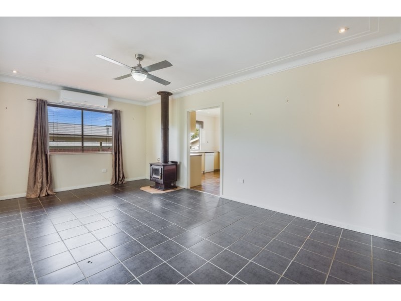 34 Hillside Street, Newtown QLD 4350