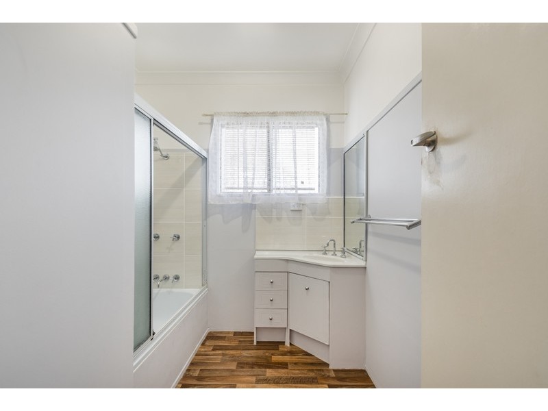 34 Hillside Street, Newtown QLD 4350