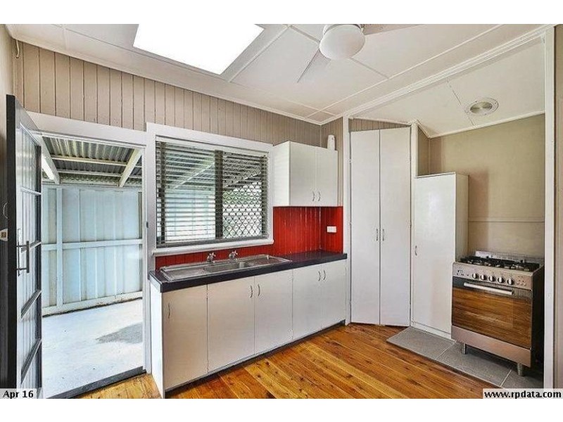 15 Weetwood Street, Newtown QLD 4350