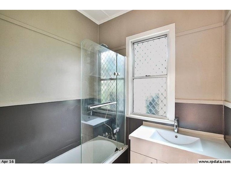 15 Weetwood Street, Newtown QLD 4350