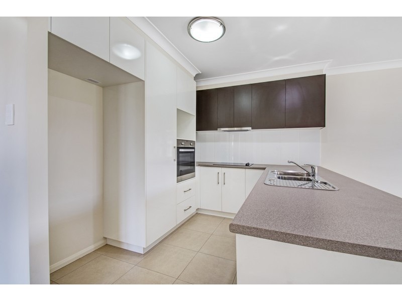 2/17 Phyllis Street, Harristown QLD 4350