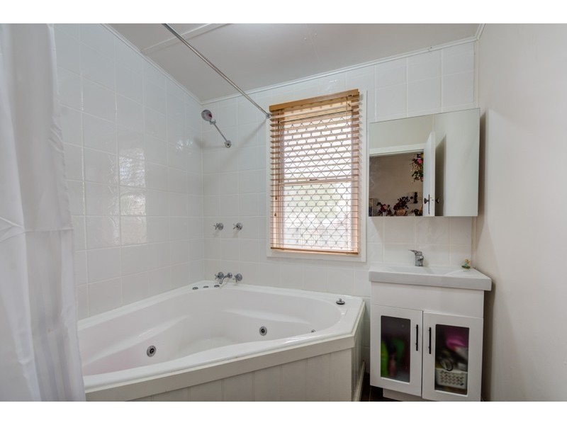 21 McDowall Street, Newtown QLD 4350