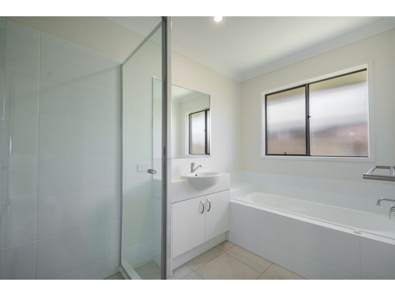 1/69 Sanctuary Drive, Cranley QLD 4350