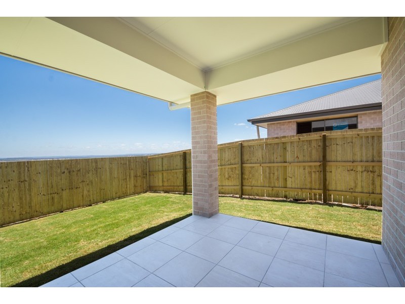 1/69 Sanctuary Drive, Cranley QLD 4350