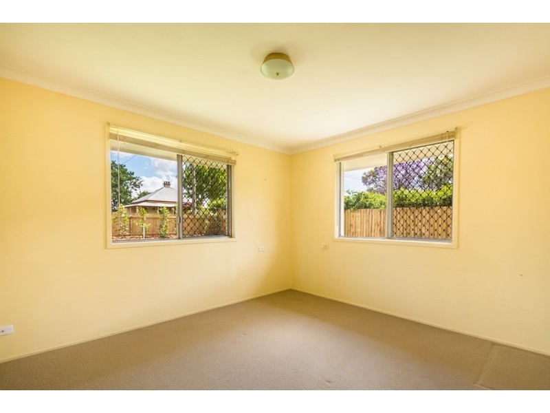 27 Wallace Street, Newtown QLD 4350
