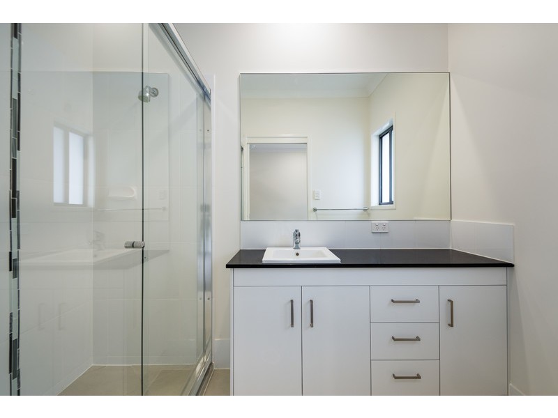 1/32A Wombyra Street, Newtown QLD 4350