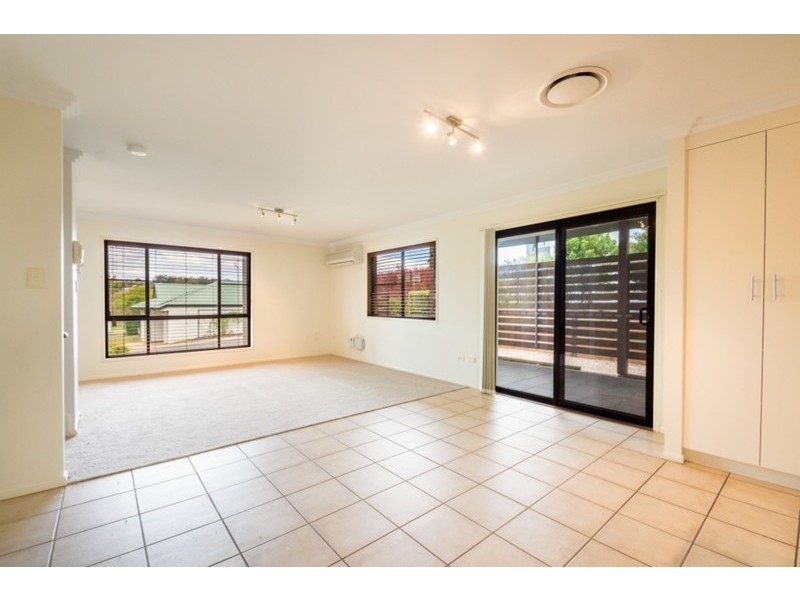 14/1 Cossart Street, Centenary Heights QLD 4350